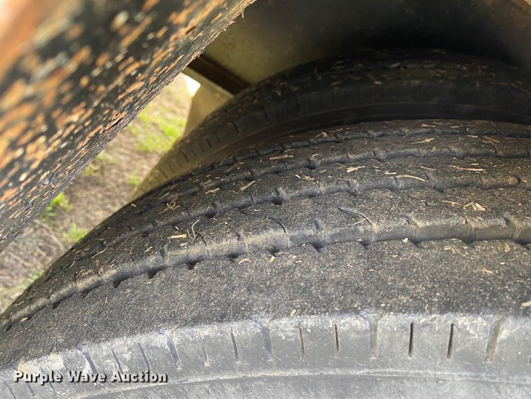 image for item JN9273 2009 Neville  oilfield trailer