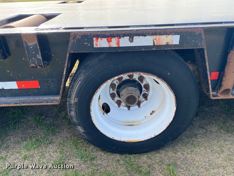 image for item JN9273 2009 Neville  oilfield trailer