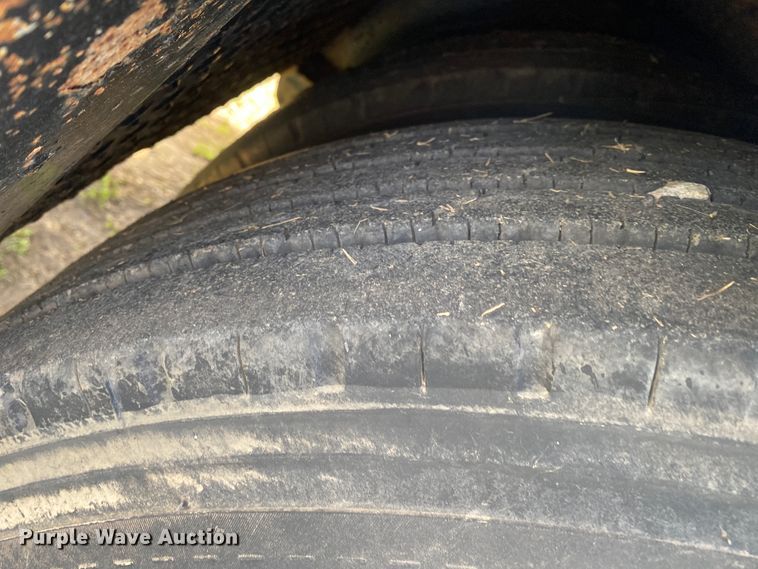 image for item JN9273 2009 Neville  oilfield trailer