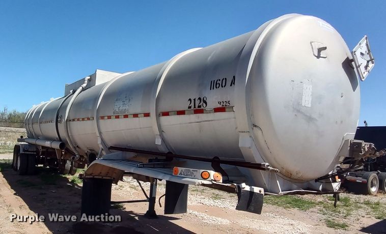 image for item JO9539 1994 Trailmaster Tanks  tank trailer