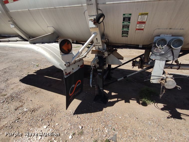 image for item JO9539 1994 Trailmaster Tanks  tank trailer