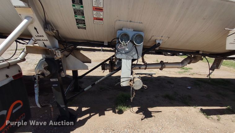 image for item JO9539 1994 Trailmaster Tanks  tank trailer