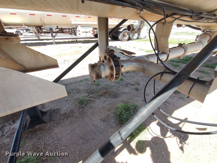 image for item JO9539 1994 Trailmaster Tanks  tank trailer