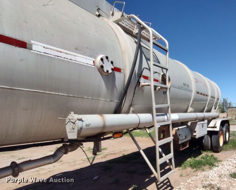 image for item JO9539 1994 Trailmaster Tanks  tank trailer