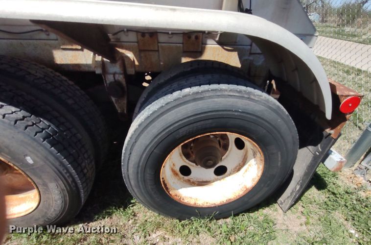 image for item JO9539 1994 Trailmaster Tanks  tank trailer