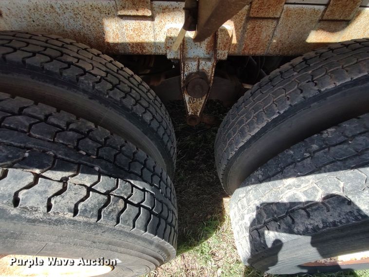 image for item JO9539 1994 Trailmaster Tanks  tank trailer