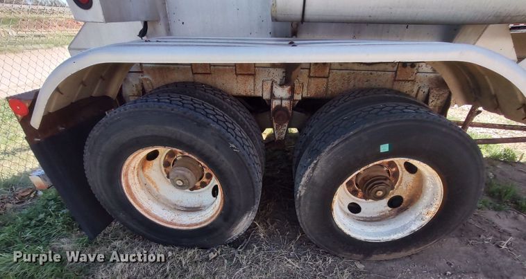 image for item JO9539 1994 Trailmaster Tanks  tank trailer