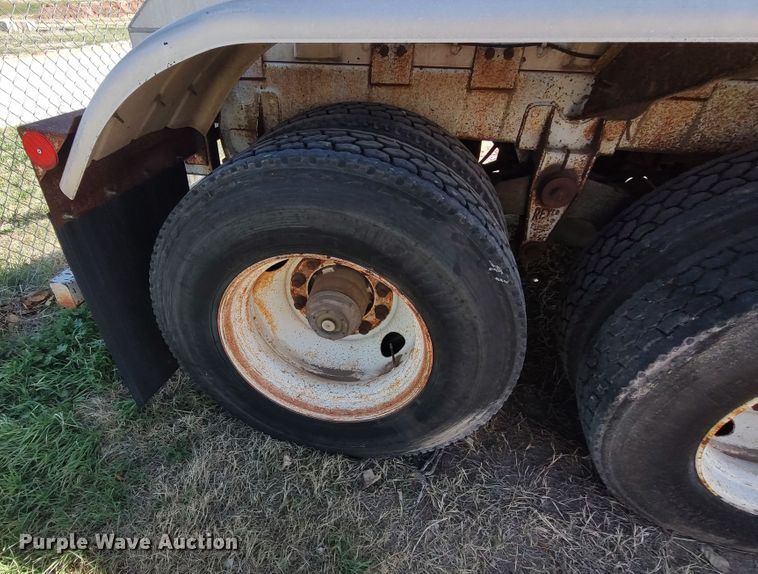 image for item JO9539 1994 Trailmaster Tanks  tank trailer