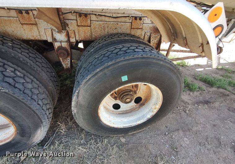 image for item JO9539 1994 Trailmaster Tanks  tank trailer