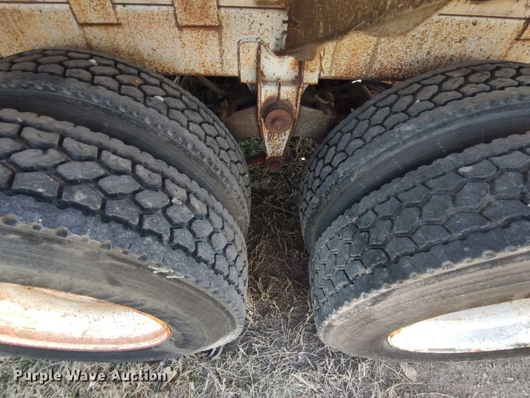 image for item JO9539 1994 Trailmaster Tanks  tank trailer