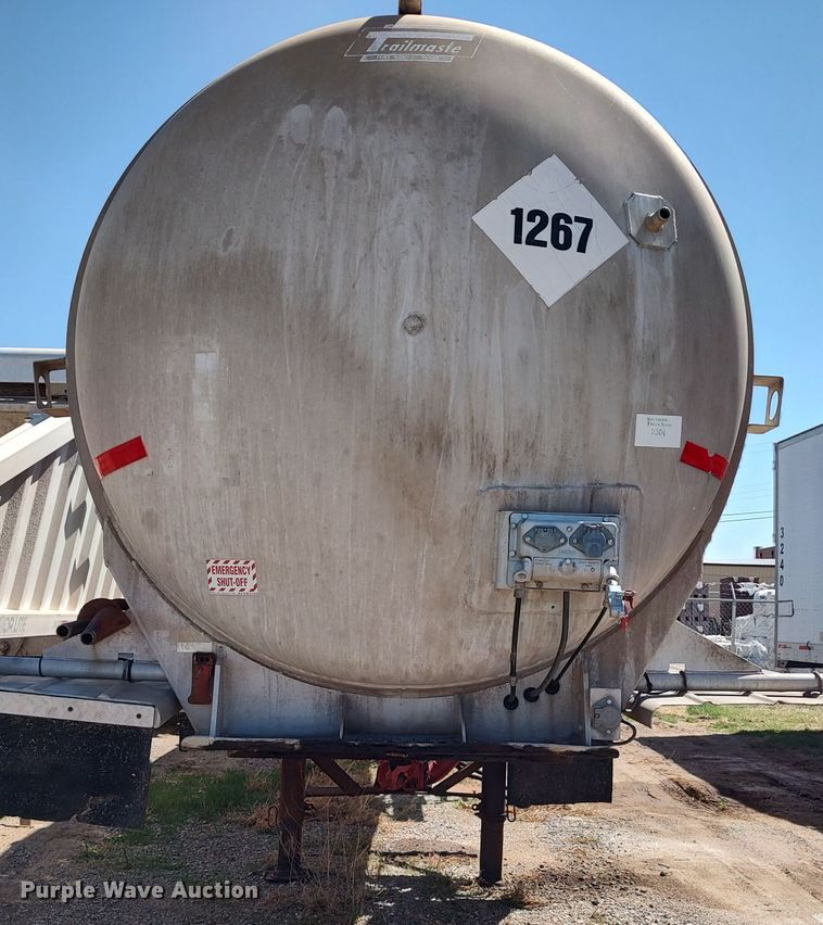 image for item JO9540 1993 Trailmaster Tanks  tank trailer