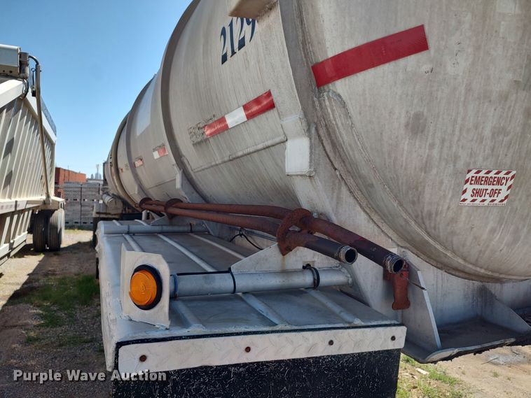 image for item JO9540 1993 Trailmaster Tanks  tank trailer