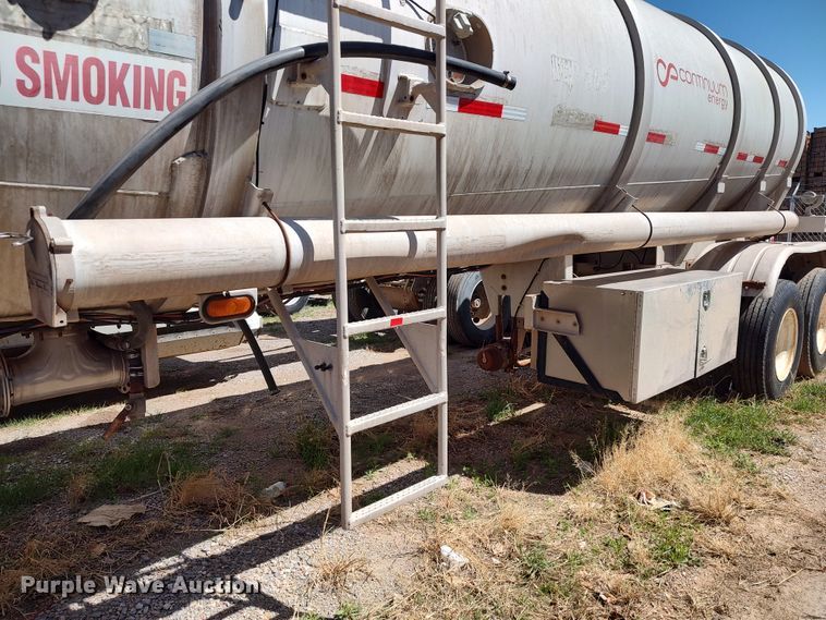 image for item JO9540 1993 Trailmaster Tanks  tank trailer