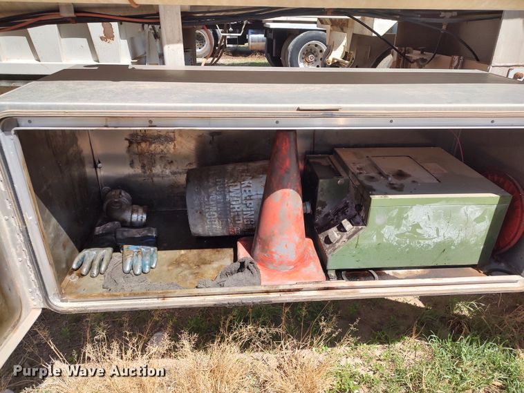 image for item JO9540 1993 Trailmaster Tanks  tank trailer