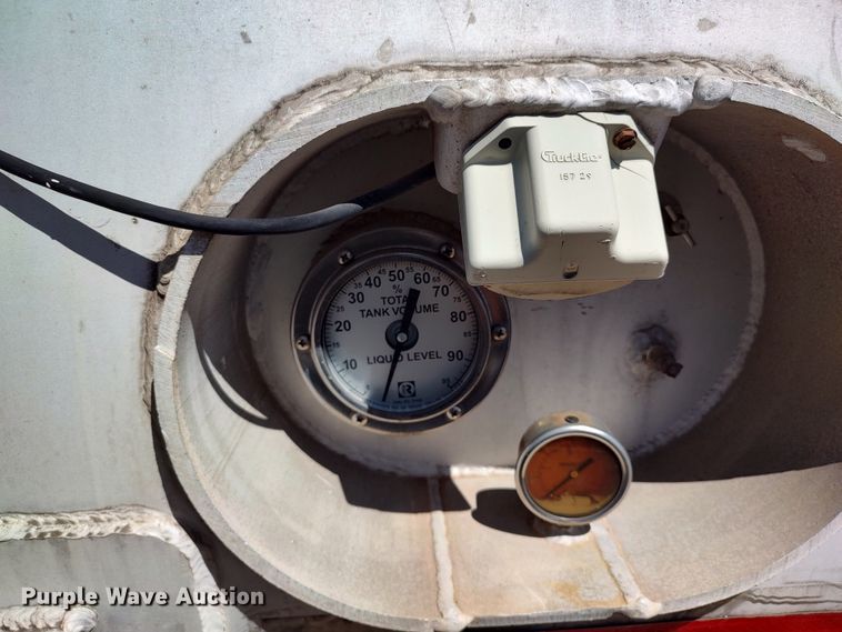 image for item JO9540 1993 Trailmaster Tanks  tank trailer