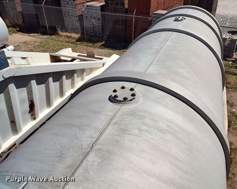 image for item JO9540 1993 Trailmaster Tanks  tank trailer