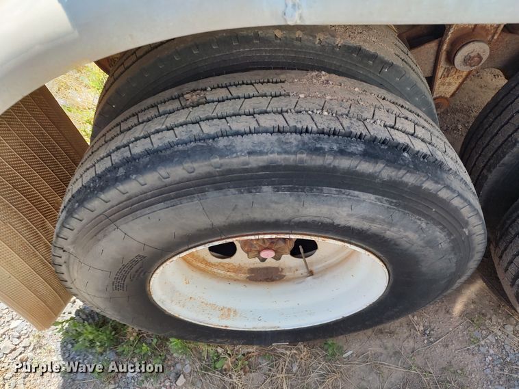 image for item JO9540 1993 Trailmaster Tanks  tank trailer