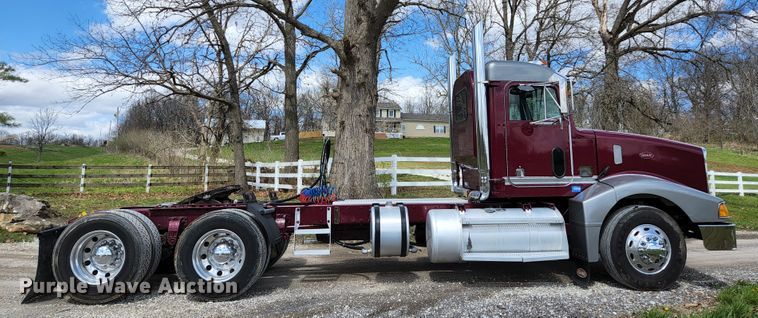 image for item KE9849 1998 Peterbilt 377  semi truck