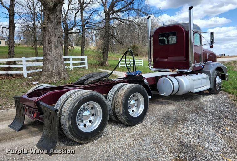 image for item KE9849 1998 Peterbilt 377  semi truck