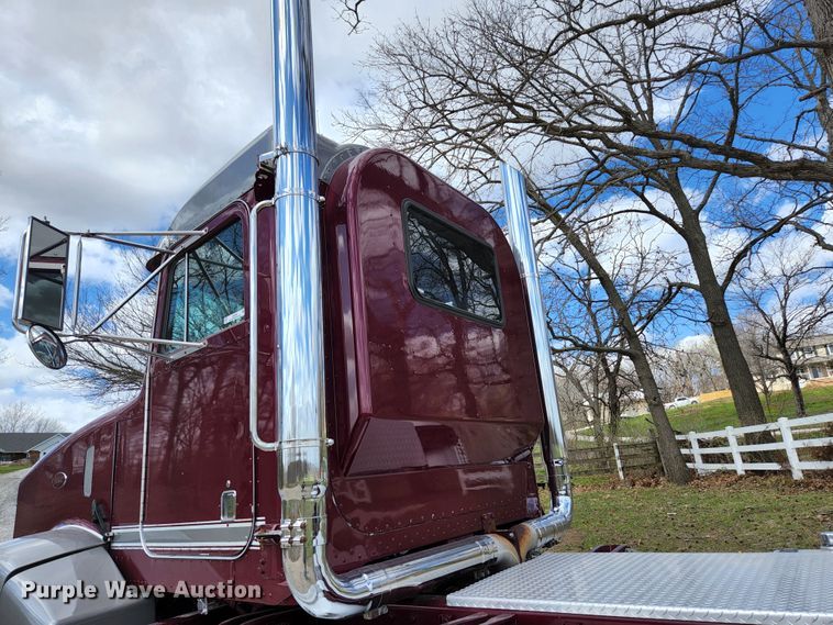 image for item KE9849 1998 Peterbilt 377  semi truck