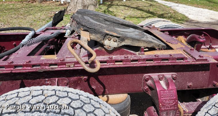 image for item KE9849 1998 Peterbilt 377  semi truck