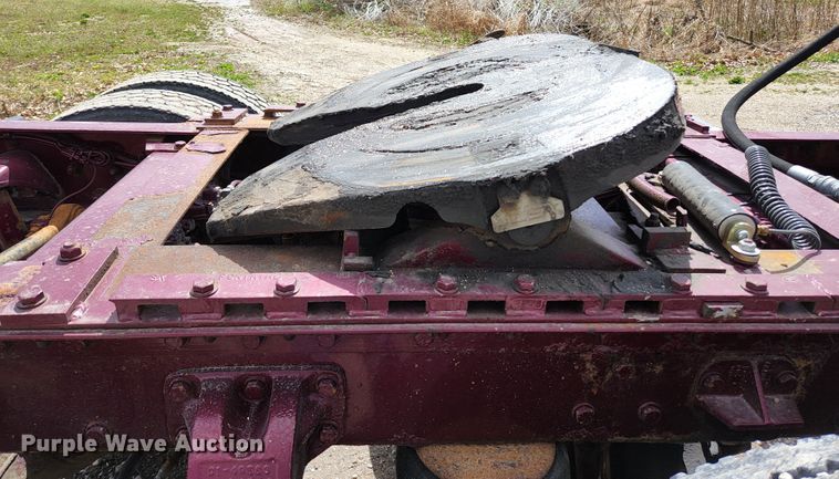 image for item KE9849 1998 Peterbilt 377  semi truck