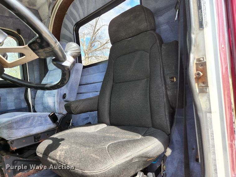 image for item KE9849 1998 Peterbilt 377  semi truck