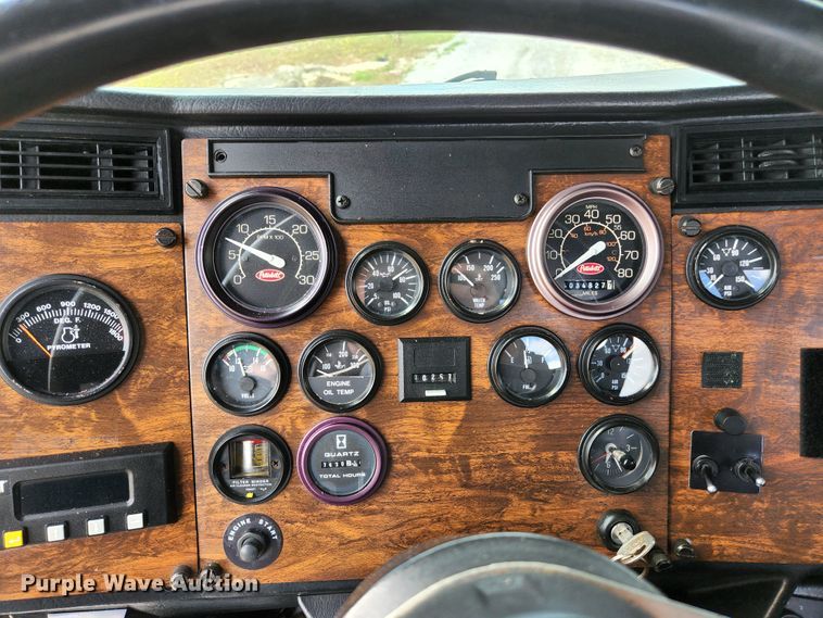 image for item KE9849 1998 Peterbilt 377  semi truck