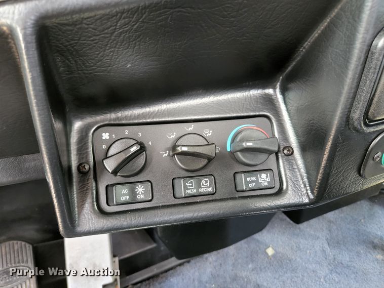 image for item KE9849 1998 Peterbilt 377  semi truck