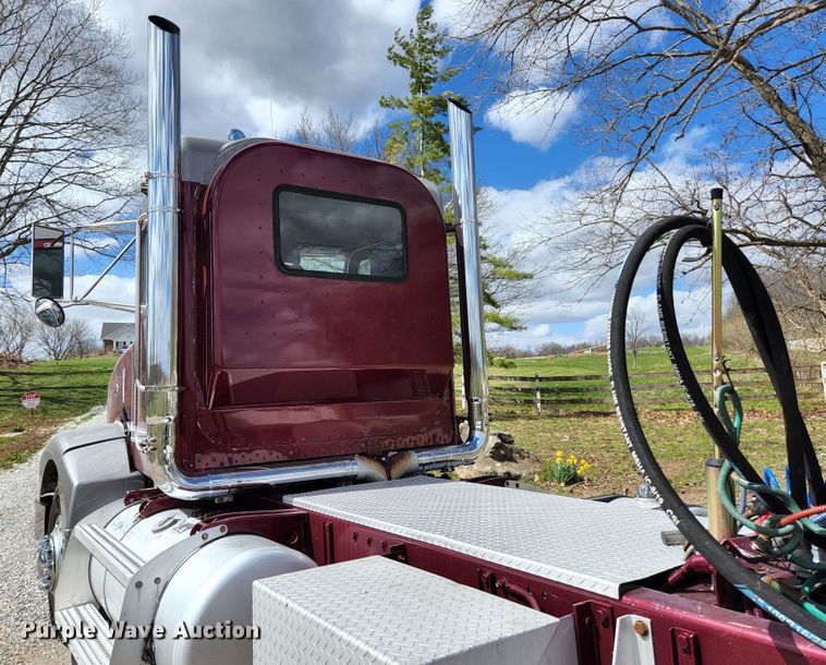 image for item KE9849 1998 Peterbilt 377  semi truck