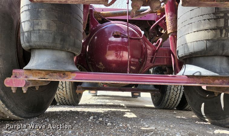 image for item KE9849 1998 Peterbilt 377  semi truck