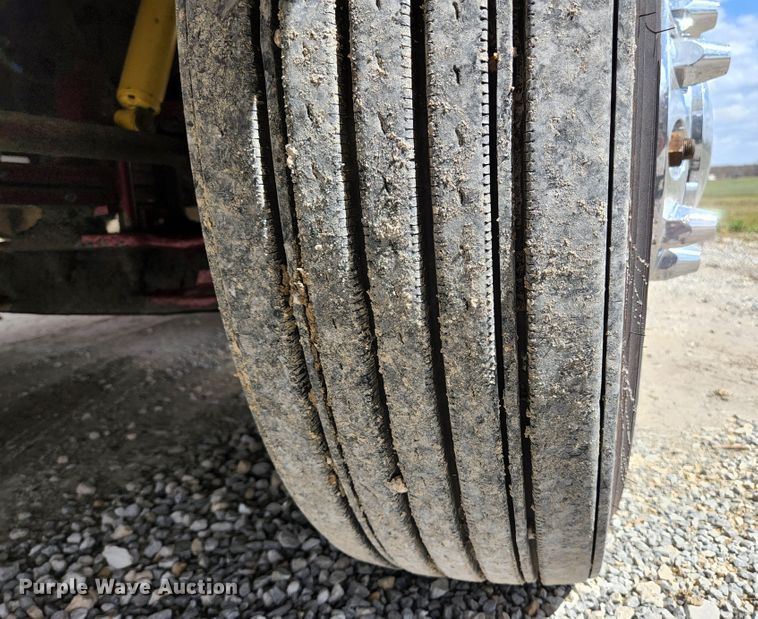 image for item KE9849 1998 Peterbilt 377  semi truck