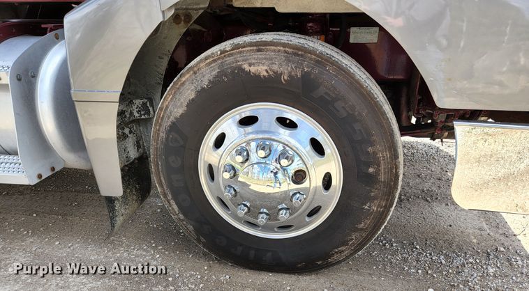 image for item KE9849 1998 Peterbilt 377  semi truck