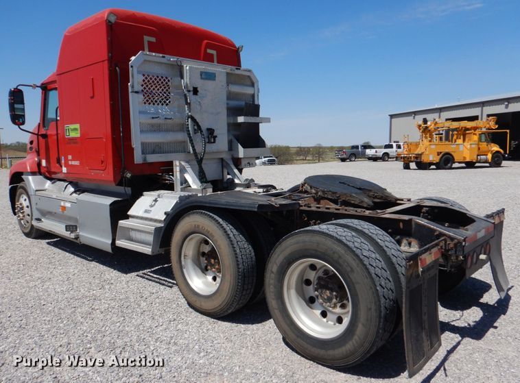 image for item KP9178 2004 Mack CX613  semi truck