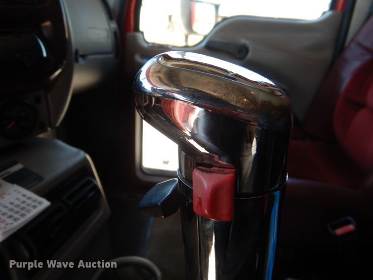 image for item KP9178 2004 Mack CX613  semi truck