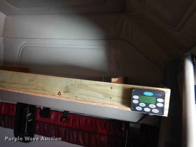 image for item KP9178 2004 Mack CX613  semi truck