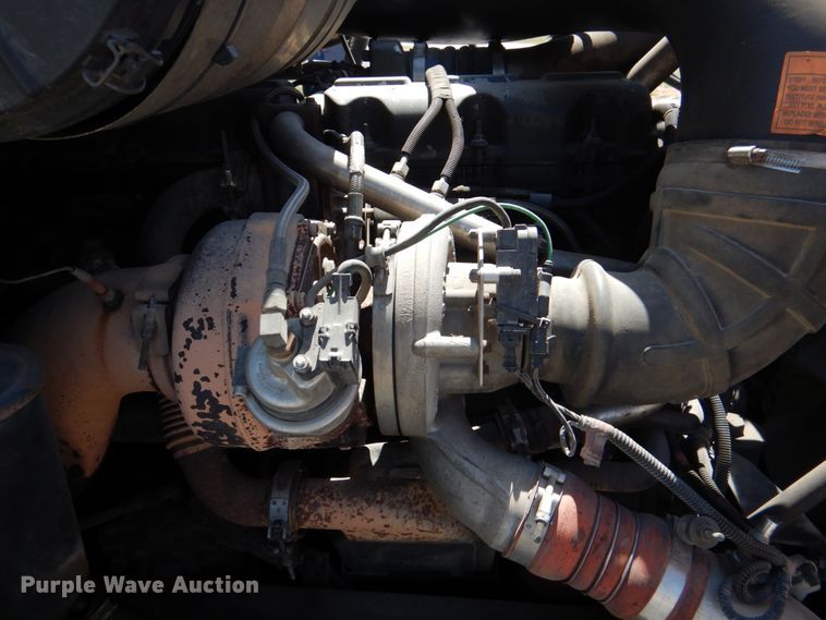 image for item KP9178 2004 Mack CX613  semi truck