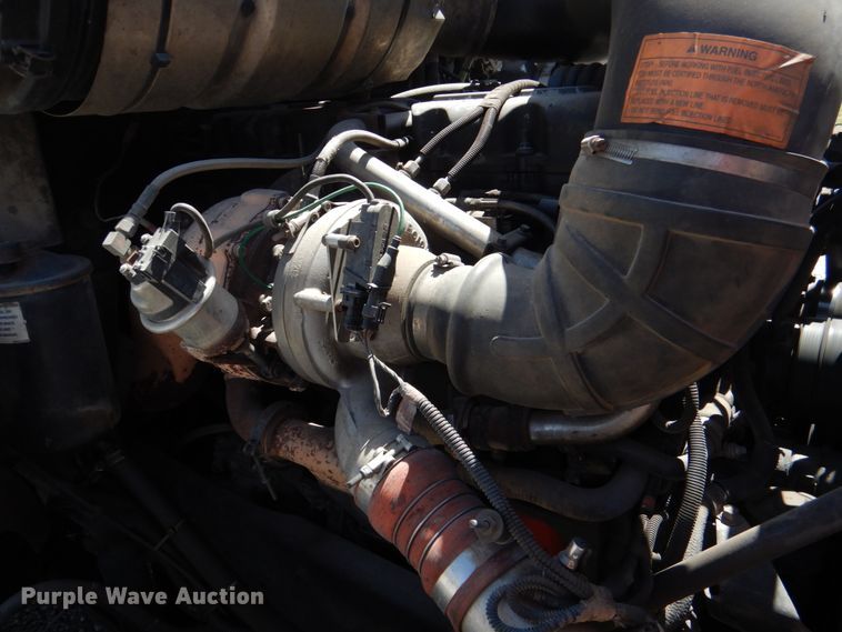 image for item KP9178 2004 Mack CX613  semi truck