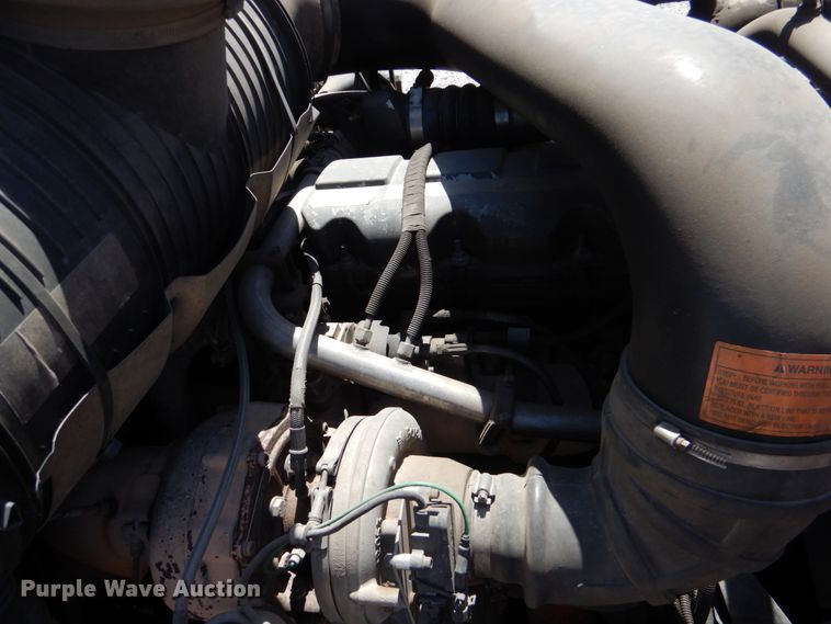 image for item KP9178 2004 Mack CX613  semi truck