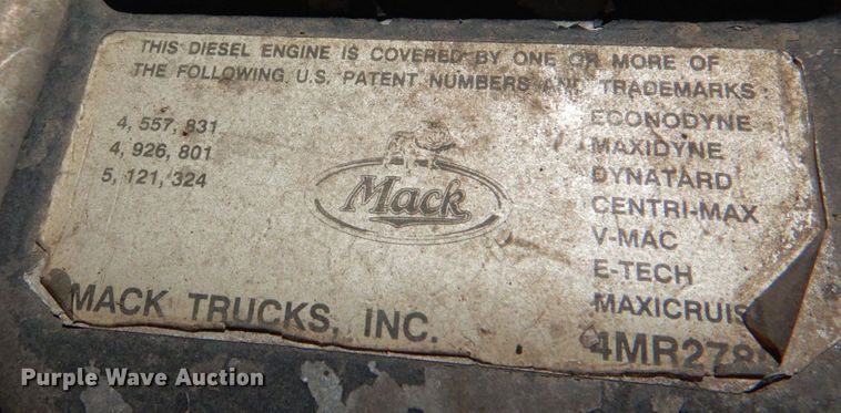 image for item KP9178 2004 Mack CX613  semi truck