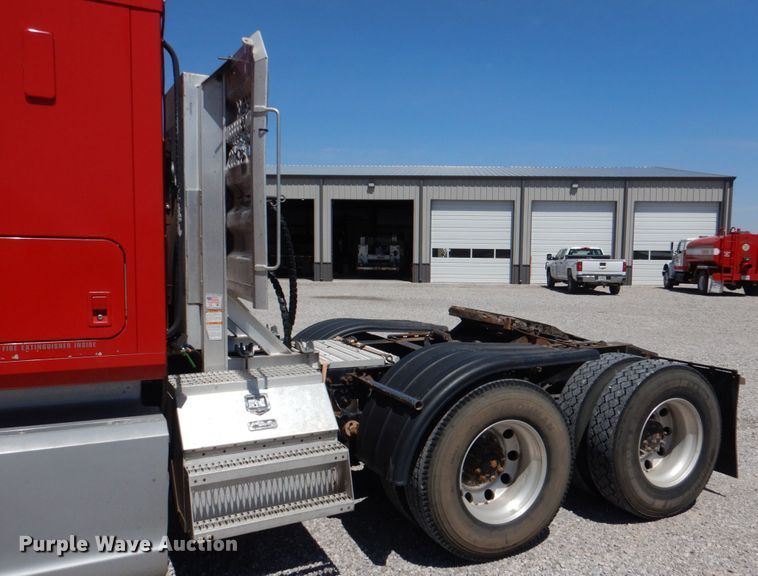 image for item KP9178 2004 Mack CX613  semi truck