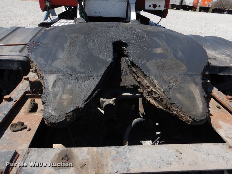 image for item KP9178 2004 Mack CX613  semi truck