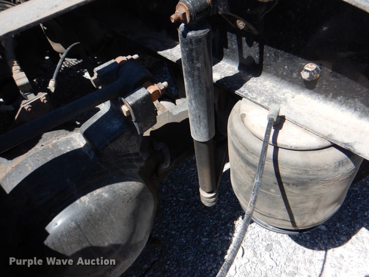 image for item KP9178 2004 Mack CX613  semi truck