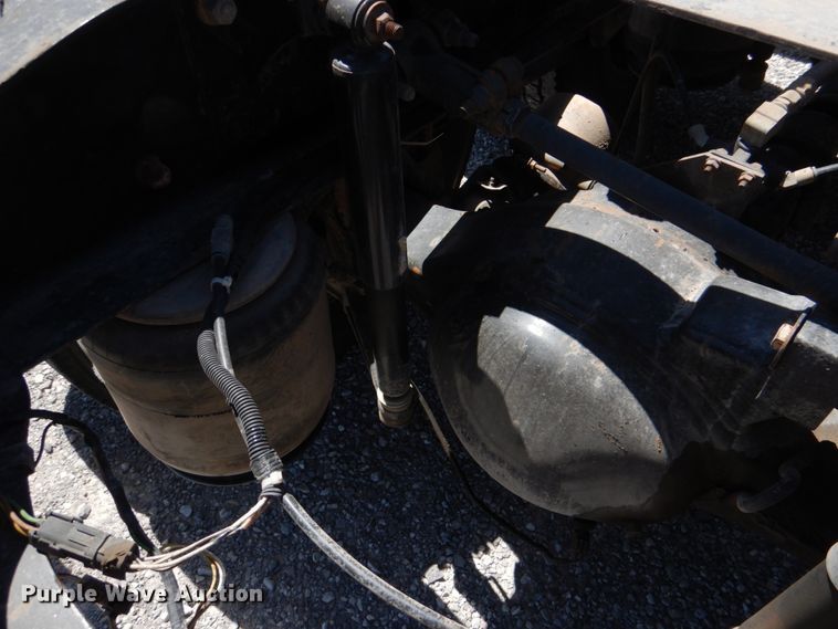 image for item KP9178 2004 Mack CX613  semi truck