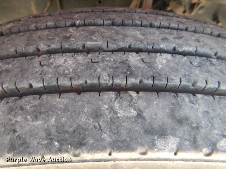 image for item KP9178 2004 Mack CX613  semi truck