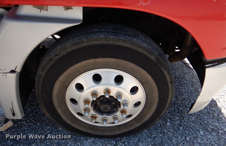 image for item KP9178 2004 Mack CX613  semi truck