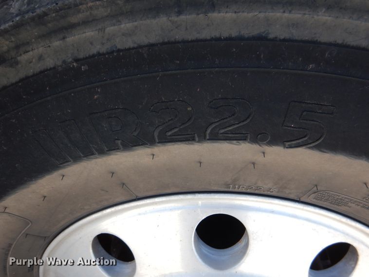 image for item KP9178 2004 Mack CX613  semi truck