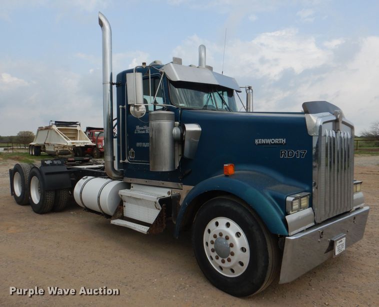 image for item KP9193 2000 Kenworth W900B  semi truck