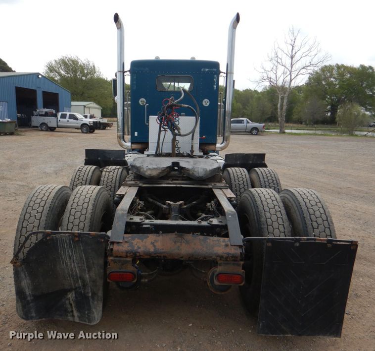 image for item KP9193 2000 Kenworth W900B  semi truck