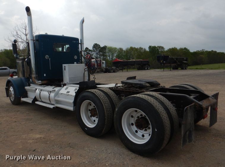 image for item KP9193 2000 Kenworth W900B  semi truck